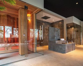 Maashof - Boekend - Front desk