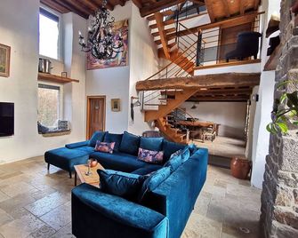 Domaine Lvd Avec Spa, Bois Et Riviere Pr - La Bloutière - Wohnzimmer
