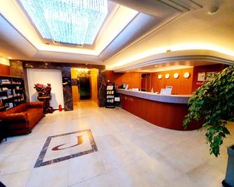 Uneed Hotel - Daegu - Front desk