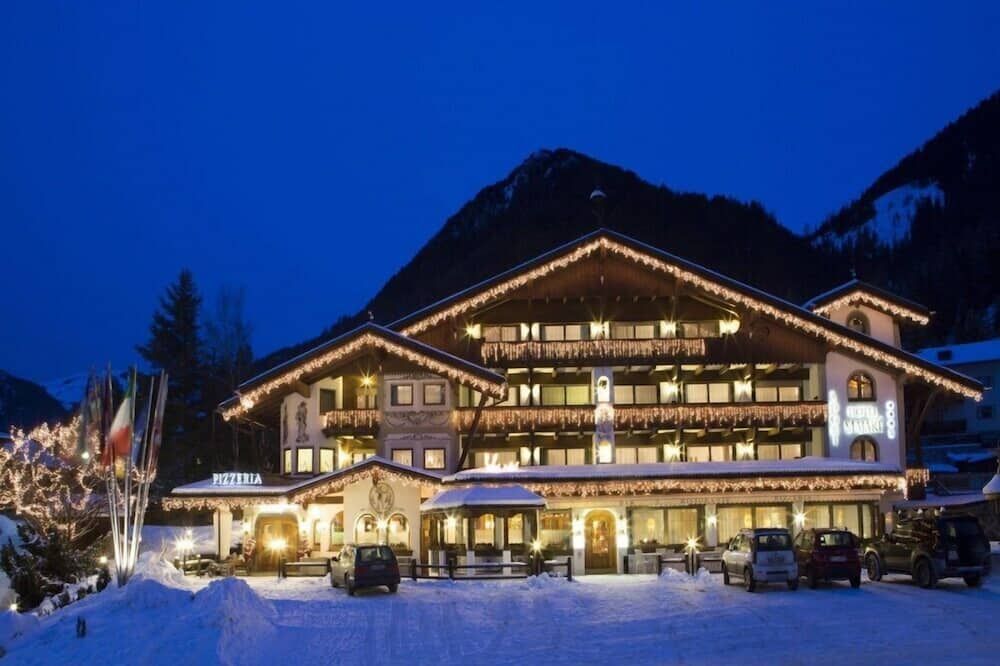 سبورت هوتل ماجاري