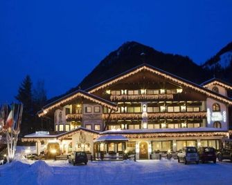 Sport Hotel Majarè - Pozza di Fassa - Bâtiment