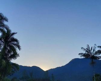 Quarto Para Grupo até 4 Pessoas Praia da Maranduba Ubatuba Sp - Ubatuba - Outdoor view