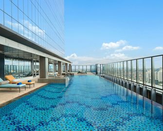Aloft Jakarta Kebon Jeruk - Yakarta - Piscina
