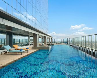 Aloft Jakarta Kebon Jeruk - Jakarta - Pool