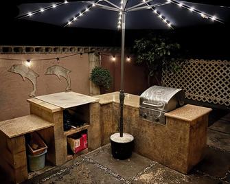 Mediteranean style 2BR Garden Apartment to block from the Ocean ( Cliff )br - Pahoa - Patio