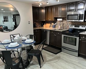 2 bdrm ENG BSMT apartment in dcs historical neighborhood Bloomingdale - Washington, D.C. - Küche