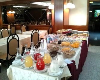Grand Hotel delle Rocche - Rocca di Mezzo - Buffet