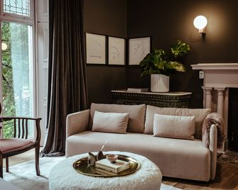 Rosemount Inn - Kingston - Salon