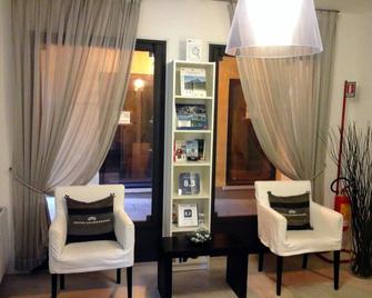 Hotel La Contrada - Verbania - Huoneen palvelut