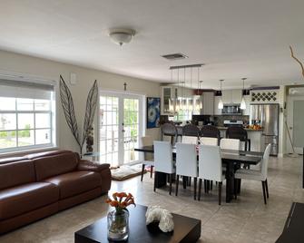 Eddy's Beach House - Alice Town - Sala de estar