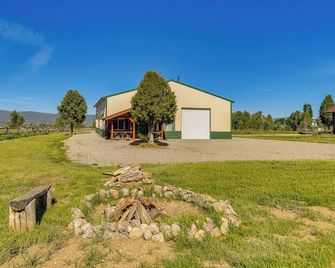 Thayne Retreat w/ Mountain Views - Near Trails! - Thayne - Bâtiment