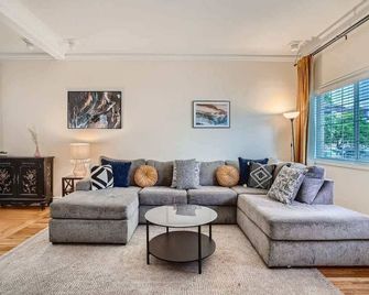 Mod Downtown Perfection, 3bd W/ Patio, Fast Wifi - Denver - Sala de estar