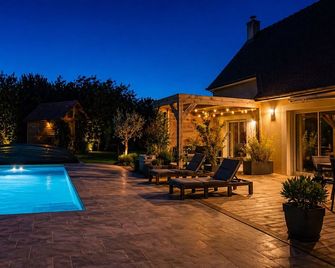 Large family house, with private pool - Mauges-sur-Loire - Piscina