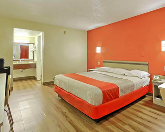 Red Carpet Inn And Suites - Maple Shade - Schlafzimmer