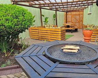 Kuiersaam Guesthouse Luxurious & Mordern Accommodation - Secunda - Patio