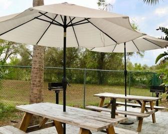 Home Inn & Suites Orlando-Apopka - Apopka - Patio