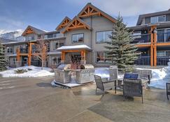 Perfect condo get away in the Rockies - Dead Man's Flats - Building