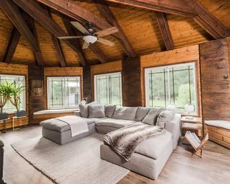 Luxurious Hudson Valley house 90min from NYC - Pine Bush - Sala de estar