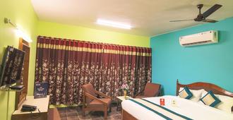 Oyo 10709 Hotel Sbt - Visakhapatnam - Bedroom