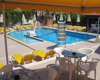 Amazones Villas Apartments - Stalida - Piscine