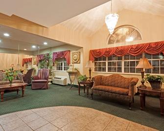 Microtel Inn & Suites by Wyndham Brandon - Brandon - Lounge