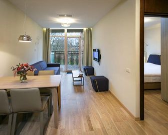 Amberton Green Apartments Palanga - Palanga - Dining room