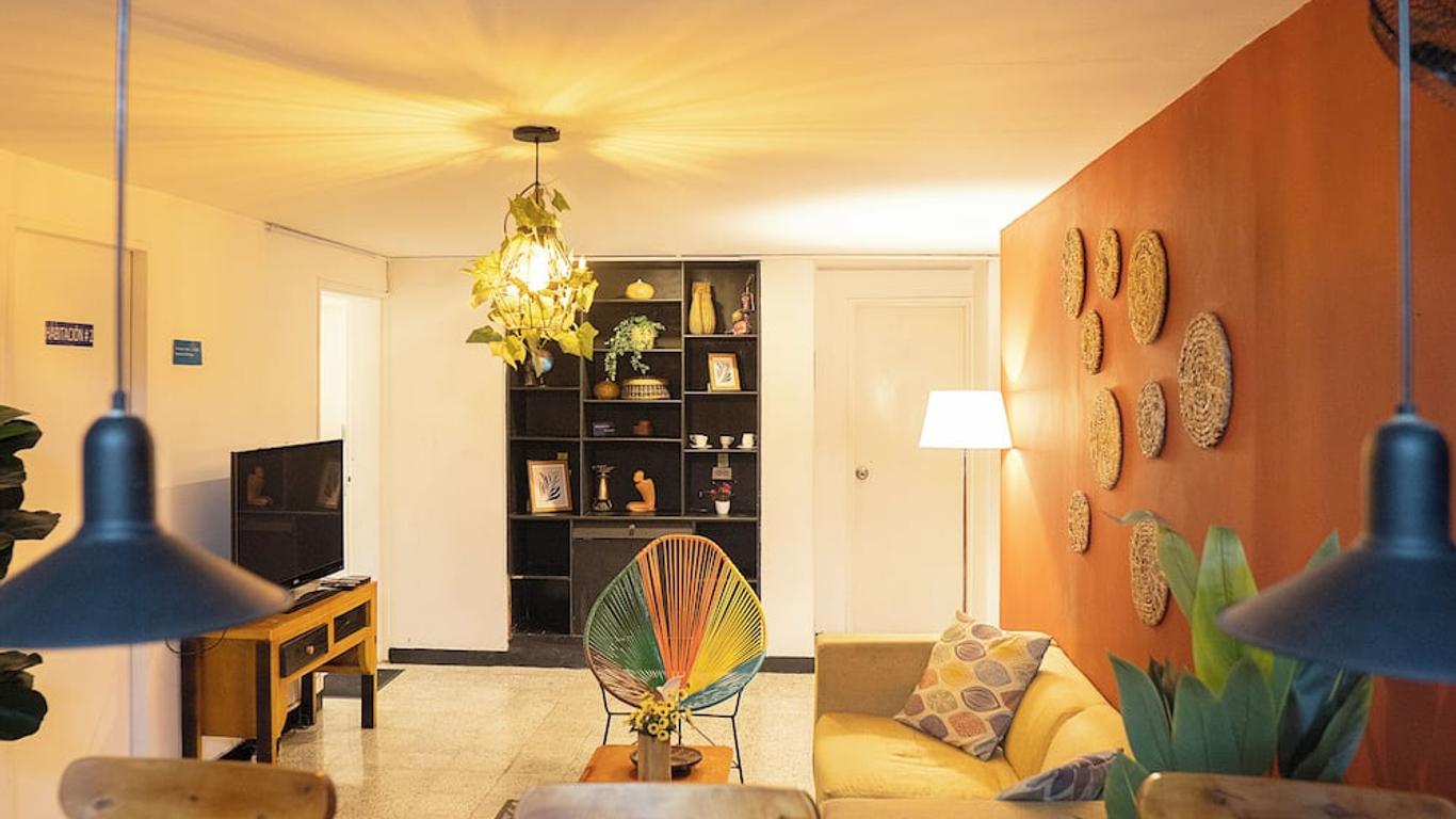 Africa house-Casa Hotel Laureles-La70