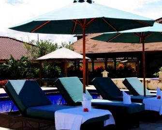 曼納海灘別墅酒店 - 聖吉吉 - 聖吉吉 - 游泳池