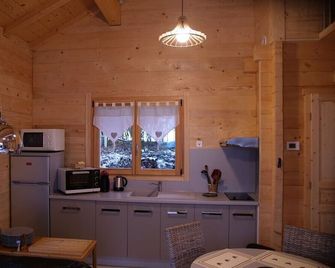 L'ANCOLIE Small, comfortable chalet at the foot of the mountains - Фаверж - Кухня