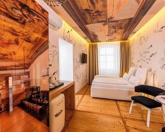 Small Luxury Hotel Goldgasse - Salzburg - Bedroom