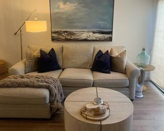 Lovely 2br/1.5ba Townhouse - Campbell - Living room