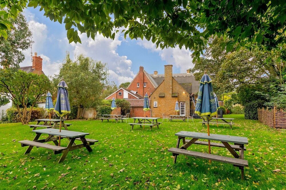 ذا ريد ليون