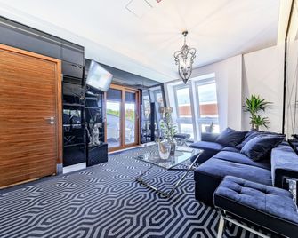 Bayjonn Boutique Hotel - סופוט - סלון