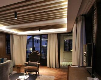 Seclusive Life in Landscape - Lishui - Huiskamer