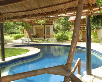 Cashew Grove Beach Resort - Busuanga - Pool