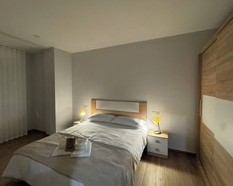 Apartamentos La Paz - Ibi - Habitación
