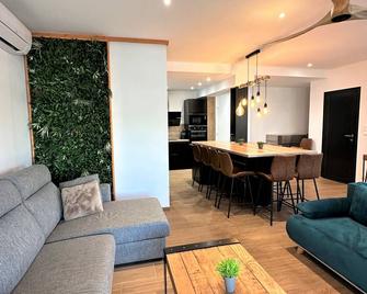 399-Casa moderna con amarre 14m y piscina privada - Empuriabrava - Wohnzimmer