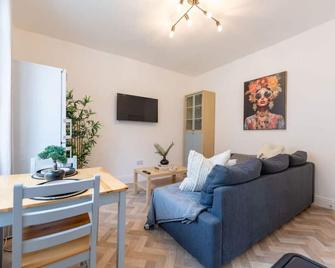 Luxury 1-Bed Apartment Near city centre and North Manchester General Hospital - Mánchester - Sala de estar
