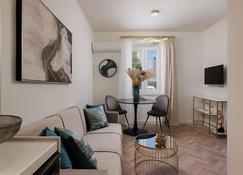 Piazza San Rocco Apartments - Corfu - Living room