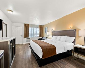 Americas Best Value Inn and Suites Flagstaff - Flagstaff - Bedroom