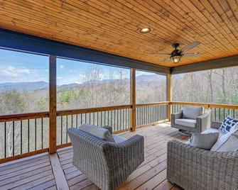 Smoky Mountain Cabin Rental Game Room, Fire Pit! - Andrews - Balcón