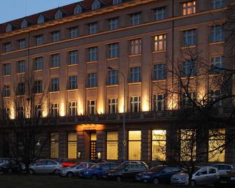 Hotel DAP - פראג - בניין