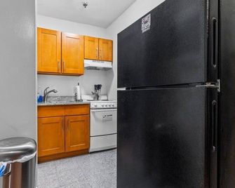 Downtown Studio Apt, Near Grocery and hospitals - Boston