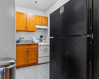 Downtown Studio Apt, Near Grocery and hospitals - Boston - Kitchen