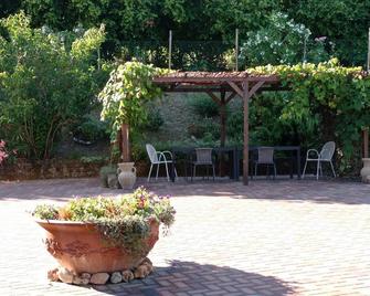 La Casa Dei Masue' - Alba - Patio
