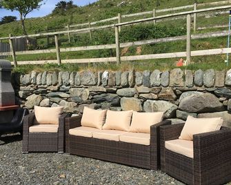 Stunning Sea View holiday barn - Barmouth - Patio