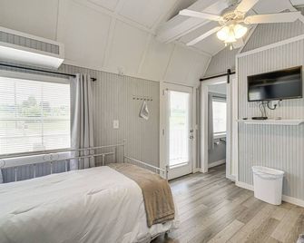 5 Mi to Dtwn Sweetwater: Studio w/ Serene Views - Sweetwater - Schlafzimmer