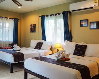 لانتا كاستآواي بيتش ريزورت - كو لانتا - غرفة نوم