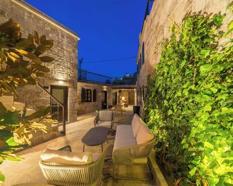 Buyan Han - Ayvacik - Patio