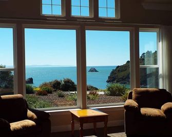Incredible Ocean Views 3 Bedrooms 3 Bathrooms - Trinidad - Balcony